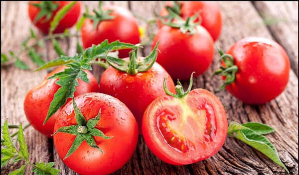 Cách trị tàn nhang bằng cà chua có thực sự hiệu quả?